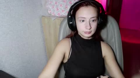 Snapshot of crystallkris chatting on December 2024 11:47:02 PM Kristina online show from December 2024 11:47:02 PM
