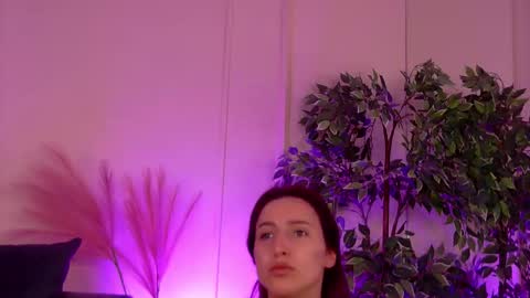 crystallred online show from January 2026 05:24:02 AM