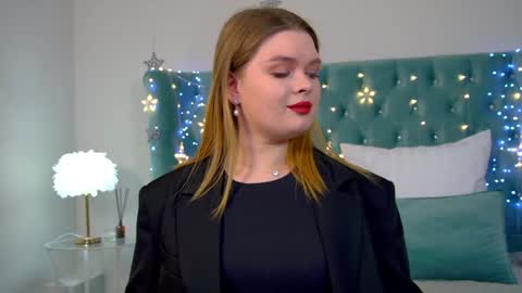 Crystal online show from December 2024 12:28:01 PM