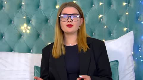 Crystal online show from December 2024 03:31:02 PM