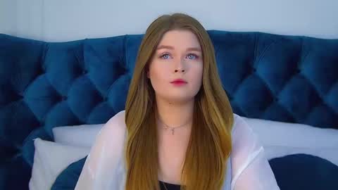 Crystal online show from September 2025 06:13:02 PM