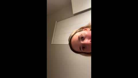 Snapshot of crystalstarlet chatting on September 2025 06:41:01 AM Nikki online show from September 2025 06:41:01 AM