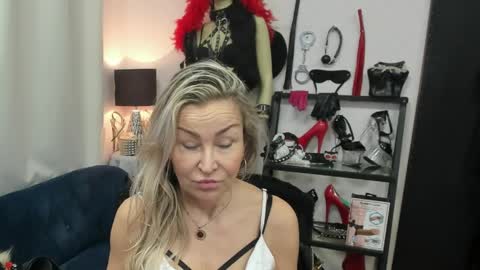 CrystalHotty online show from April 2026 04:46:01 AM