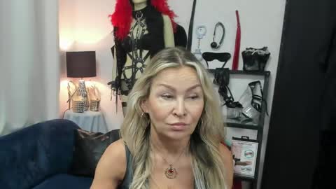 CrystalHotty online show from May 2026 05:13:01 AM