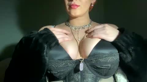 crystalyn777 online show from February 2026 06:13:01 AM