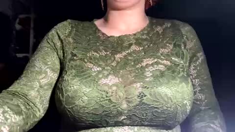 crystalyn777 online show from April 2026 04:19:01 AM