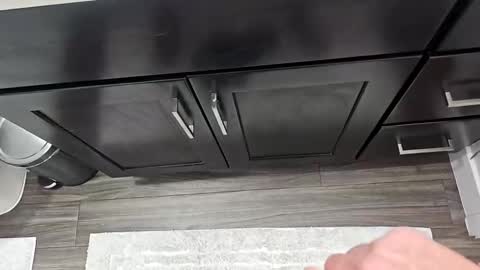 Longoo21 online show from November 2025 12:33:01 AM