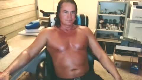Snapshot of cucuforcocopuffs chatting on June 2026 04:46:01 AM Yup... kinda old but Stop in and say hello online show from June 2026 04:46:01 AM