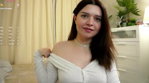 Snapshot of cuddlebyyou chatting on September 2025 04:40:02 PM Ellie online show from September 2025 04:40:02 PM