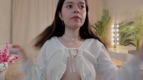 Snapshot of cuddlebyyou chatting on September 2025 03:06:02 PM Ellie online show from September 2025 03:06:02 PM