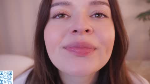 Snapshot of cuddlebyyou chatting on October 2025 03:10:02 PM Ellie online show from October 2025 03:10:02 PM