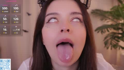 Snapshot of cuddlebyyou chatting on October 2025 03:29:01 PM Ellie online show from October 2025 03:29:01 PM