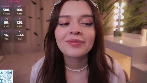 Snapshot of cuddlebyyou chatting on November 2025 03:33:02 PM Ellie online show from November 2025 03:33:02 PM