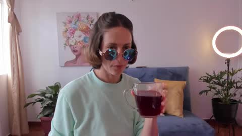 Leonela online show from March 2026 05:17:01 PM