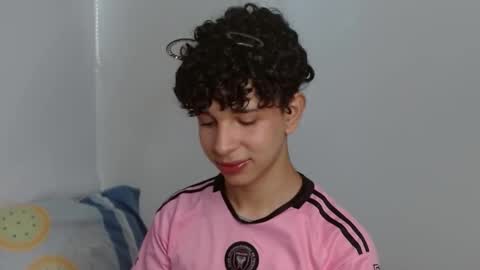 Cuddly online show from December 2024 04:27:02 PM