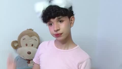 Cuddly online show from October 2025 03:40:02 AM