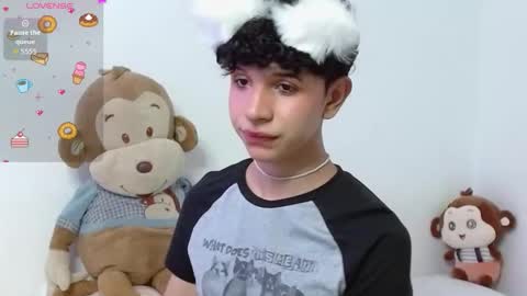 Cuddly online show from October 2025 04:24:01 AM