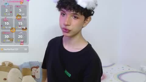 Cuddly online show from November 2025 10:53:02 PM