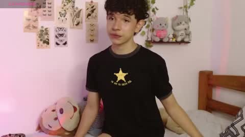 Snapshot of cuddly_twinkie chatting on April 2026 05:15:01 PM Cuddly online show from April 2026 05:15:01 PM
