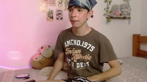 Snapshot of cuddly_twinkie chatting on June 2026 07:41:02 PM Cuddly online show from June 2026 07:41:02 PM