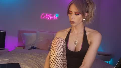 Snapshot of cult_barbie93 chatting on June 2026 03:33:01 AM Cult Barbie online show from June 2026 03:33:01 AM
