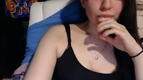 Angela online show from May 2026 05:25:01 AM