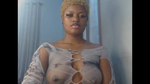Snapshot of cum_ebony_petitxx chatting on June 2026 07:36:01 AM cath online show from June 2026 07:36:01 AM
