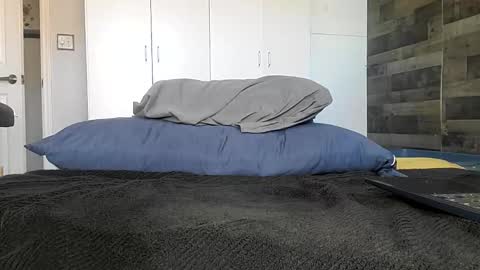 Charlie Mitchell   online show from December 2025 05:50:01 PM