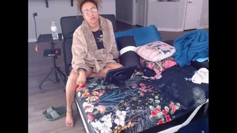 Nia Reese online show from April 2026 05:47:01 PM