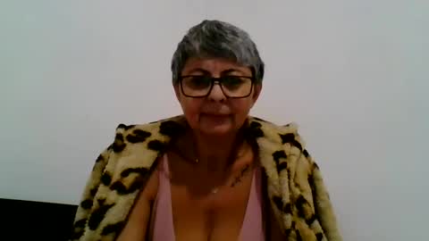 couple online show from December 2024 04:25:01 PM