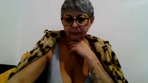couple online show from January 2025 05:53:01 PM