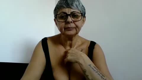 couple online show from January 2025 01:14:01 PM