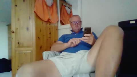 Snapshot of curiousax77 chatting on October 2025 09:06:02 AM curiousax77 online show from October 2025 09:06:02 AM