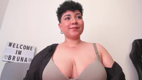 Bruna  online show from February 2025 07:18:02 PM