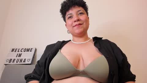 Bruna  online show from February 2025 05:08:01 AM