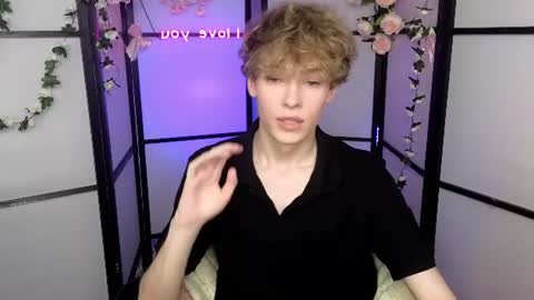 Snapshot of curly_twinkboy chatting on July 2026 08:45:02 PM curly_twinkboy online show from July 2026 08:45:02 PM