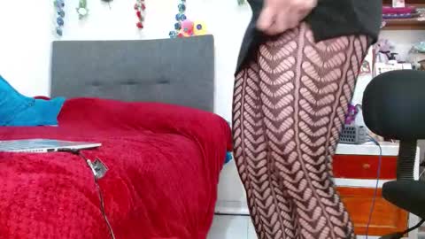 curlybutterfly online show from October 2025 08:44:01 PM