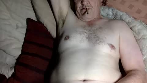 curvelover1977 online show from November 2025 12:20:01 AM