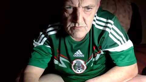 curvelover1977 online show from November 2025 08:46:02 PM