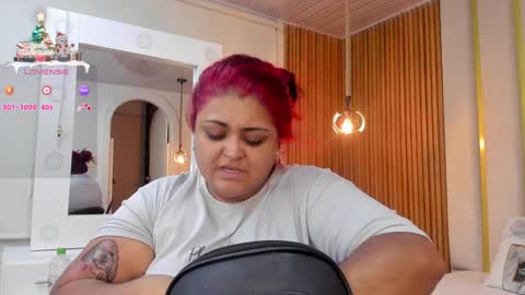 Snapshot of curvy_beauty_ chatting on December 2024 11:23:02 AM Hanna online show from December 2024 11:23:02 AM