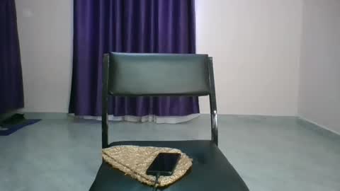 Snapshot of curvy_essie chatting on February 2025 01:53:02 PM Essie online show from February 2025 01:53:02 PM