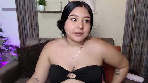 Snapshot of curvydelicios_zoe chatting on October 2025 03:20:02 AM Zoe online show from October 2025 03:20:02 AM