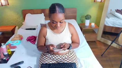 Danna online show from September 2025 07:59:01 PM