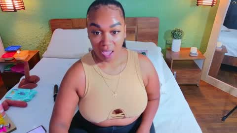 Snapshot of curvyebonyy_ chatting on April 2026 07:04:02 PM Danna online show from April 2026 07:04:02 PM