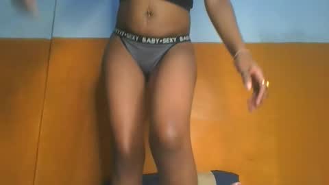 curvylyin online show from October 2025 03:00:02 PM