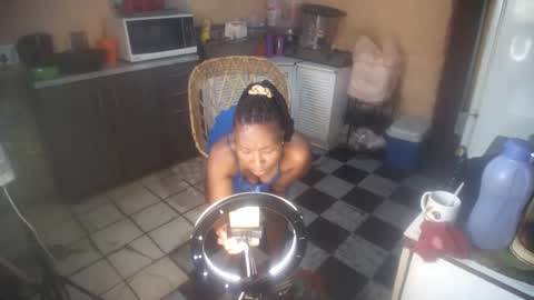 Snapshot of curvypear76x chatting on October 2025 05:48:02 AM curvypear76x online show from October 2025 05:48:02 AM