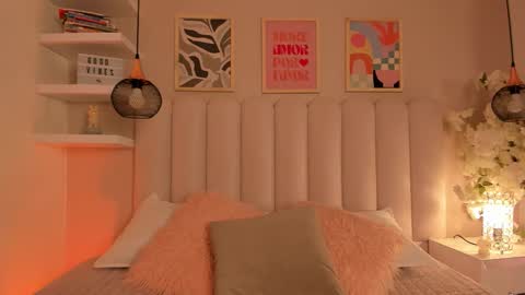 Amber  online show from December 2025 08:17:01 PM