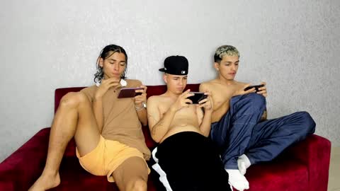 ARTURO-18  MATIAS-18  NIKOLAY-19  HADES-18  GABO-19 online show from January 2025 05:48:01 PM