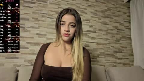 Snapshot of cute_emmma chatting on June 2026 01:25:01 AM Emma online show from June 2026 01:25:01 AM