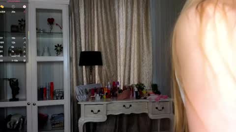 Snapshot of cute_fox_girl chatting on April 2026 07:22:01 AM Anne online show from April 2026 07:22:01 AM